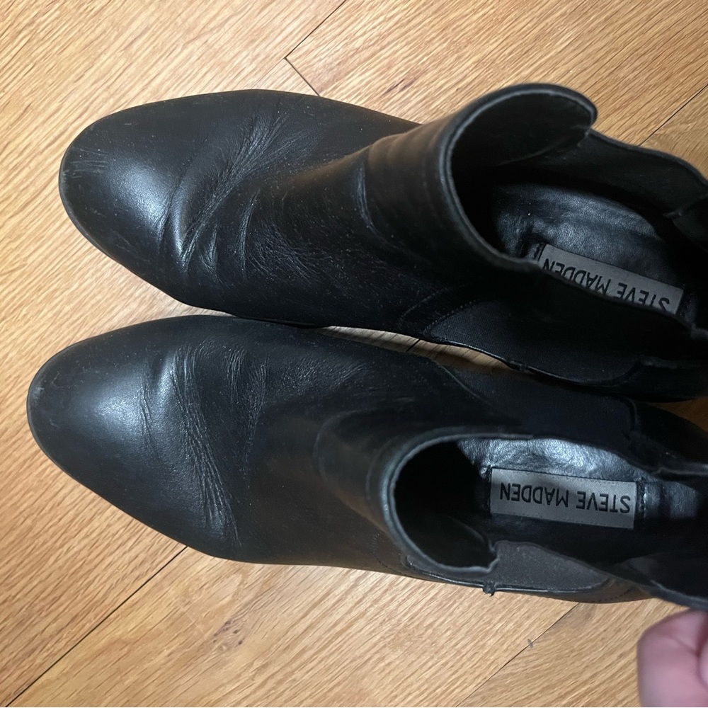 Steve Madden black short boots